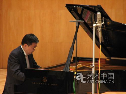 中國音樂學院舉辦紀念汶川地震兩週年愛心義演