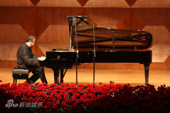 意大利钢琴家茂里茨奥-莫莱蒂中国巡演完美落幕图片