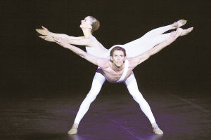 《生命的诱惑》剧照，这是瑞士贝嘉洛桑芭蕾舞团将在艺术节上演绎的新创芭蕾作品