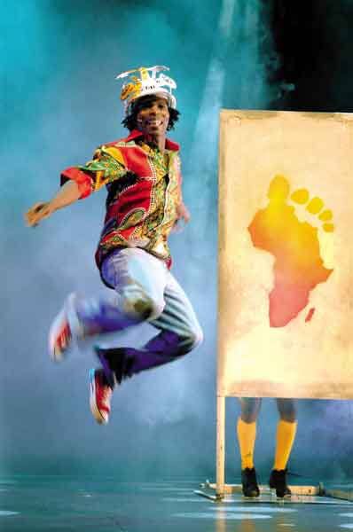 以热情奔放闻名于世的《非洲脚印》将踏出一场狂野舞蹈
