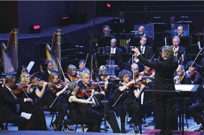費舍爾率領BBC威爾士國家管弦樂團亮相“漫步經典”。