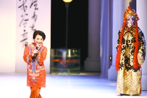 在'昆曲雅集'活动中，昆曲名家梁谷音(左)带来经典折子戏。