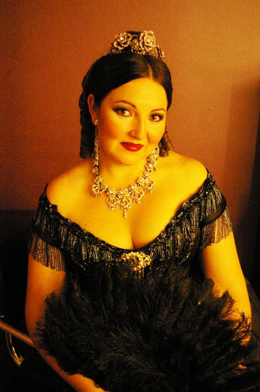 瑪麗歐拉·坎塔雷羅2010年在塞維利亞騎士劇院演出《茶花女》