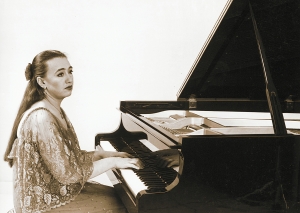 钢琴家维多利亚·波斯特妮可娃