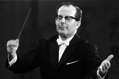 萨瓦利什，德国指挥家，1923年生，擅长德奥作品的演绎，被认为是卡拉扬精神的传承者。曾任费城交响乐团音乐总监。2月22日去世