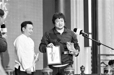 陳明昊（右）獲得最佳戲劇獎