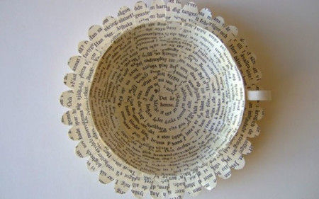 瑞典女藝術家回收書頁巧制茶杯 