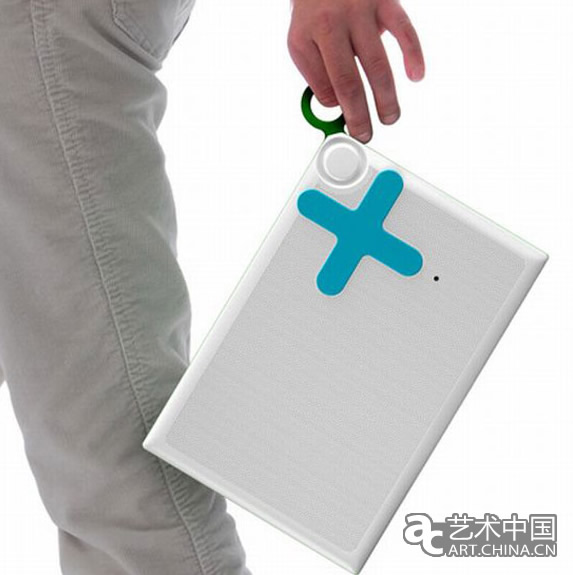 OLPC的最新産品XO-3平板電腦是一個幻想的概念，它的半彈性可彎曲的塑膠外殼，支援多點觸摸的螢幕，背光和反光的Pixel Qi面板技術，ereading模式和比iPhone更薄的優勢
