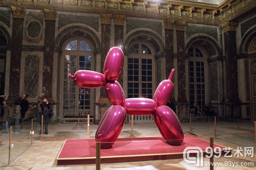 曾在凡爾賽宮展出的傑夫-昆斯作品