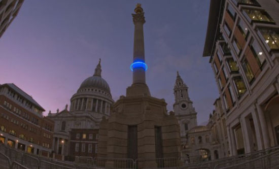 用藍色LED燈顯示了3012年倫敦的海平線