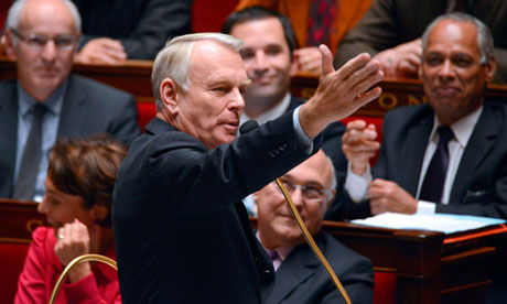 法国总理让-马克·艾罗(Jean-Marc Ayrault)在法国国民议会大厦做预算讨论  图片来源：弗雷德·杜福尔(Fred Dufour)/法新社(AFP)/盖蒂图片社(Getty Images)