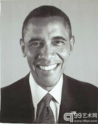 美國國家肖像畫廊目前正在展出的著名肖像藝術家查克·克洛斯（Chuck Close）創作的、95英寸長、73英寸寬的奧巴馬形象機織提花挂毯