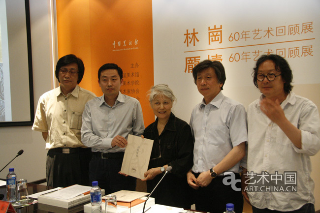 林崗,龐壔,60年藝術,回顧展,中國美術館,捐贈