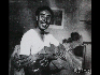 马骥生酷爱音乐，擅长小提琴，京胡，吉他。摄于1957年。