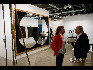 2011年第42届巴塞尔博览会现场·两名收藏家在现场交易 摄影/许柏成 