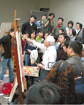 2004年，赵无极在中国美院讲学