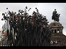 2013年4月13日，“精神绽放：许江、施慧作品联展”在德国科布伦茨路德维希博物馆隆重开幕。这次展览共展出了许江与施慧创作的百余件近作，是这对艺术伉俪在欧洲举办的首次联展。图为德国威廉大帝纪念碑前的许江的大型雕塑作品《共生》    