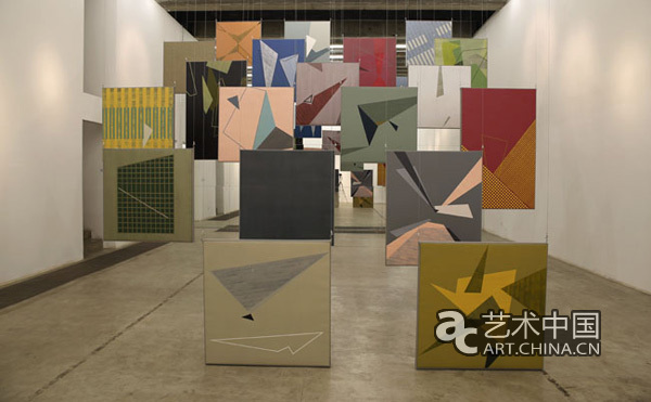 余晓个展《绘画的细小差别》北京现在画廊展出