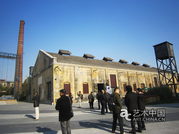 中国当代陶瓷艺术展在1895文化创意产业园开