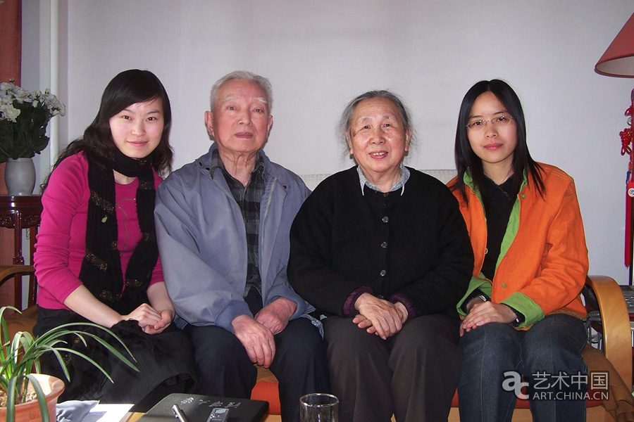 2006年3月，田自秉在家中接待清华大学美术学院院史采访