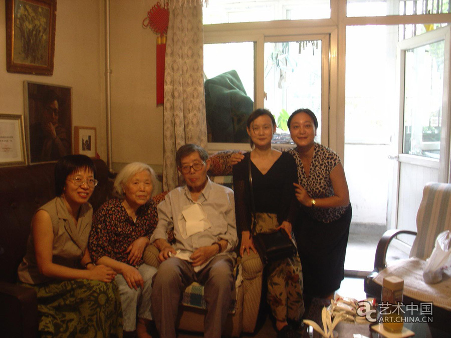 2006年9月1日，系友到吴达志先生家探望合影，左起：吴明娣、师母、吴达志先生、吴菁、胡鸿