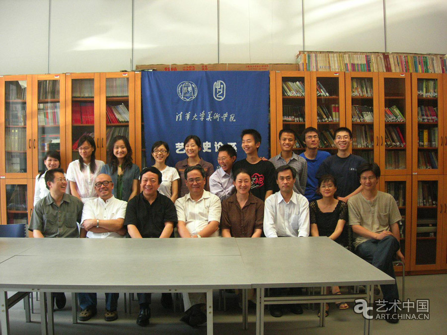 2007年7月，史论系本科毕业答辩合影