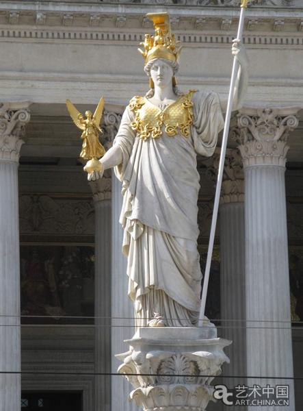 在希雅典卫城中央最高处,是建于公元前447～438年,供奉女神雅典娜的