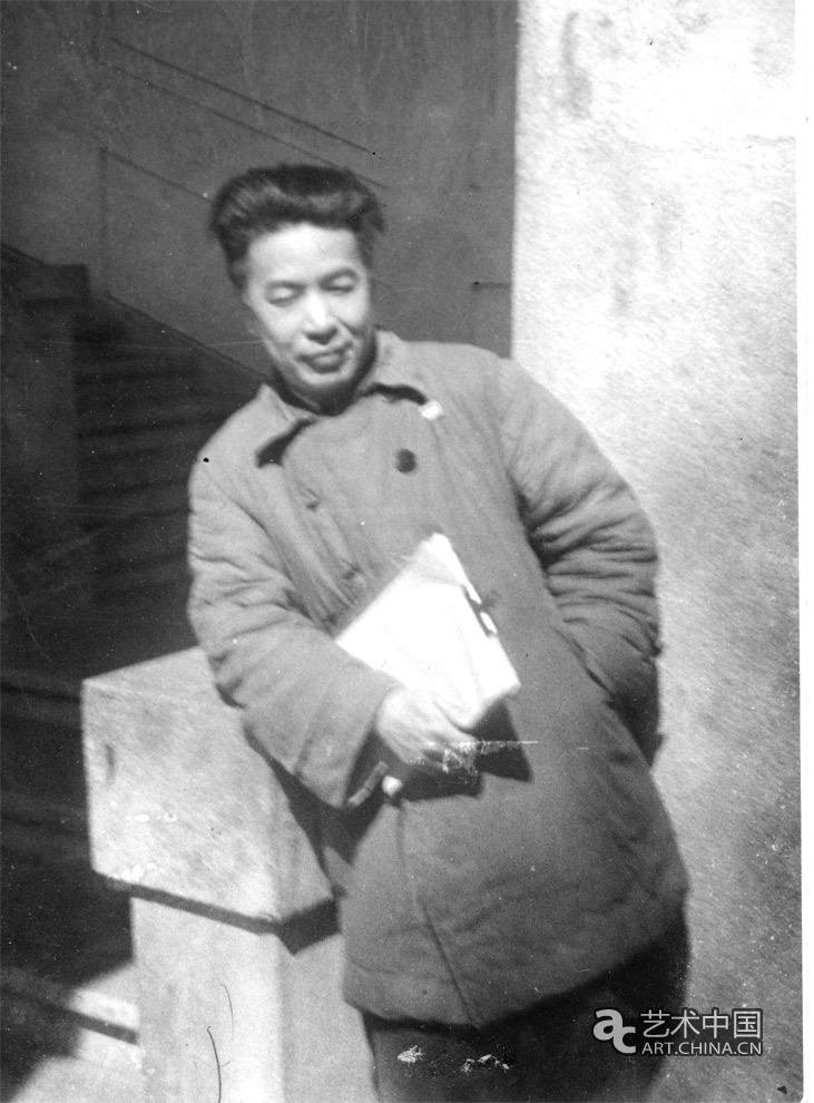 1951年在杭州<em>中央美术学院</em>华东分院_生平<em>照片</em>