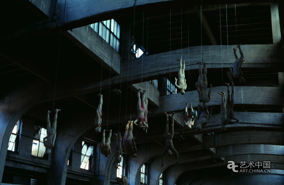 张大力-《种族》-装置_推荐作品