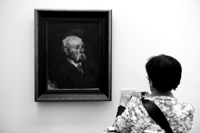 李铁夫的《未完成老人像》是此次参展“年龄”最大的作品。京华时报记者任峰涛摄