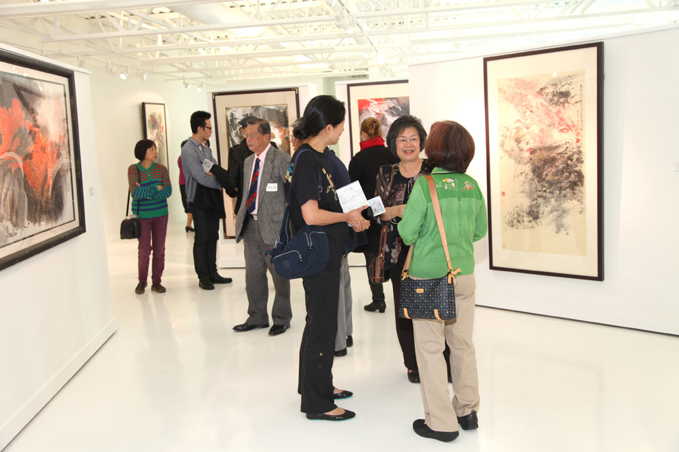展览吸引了众多艺术爱好者