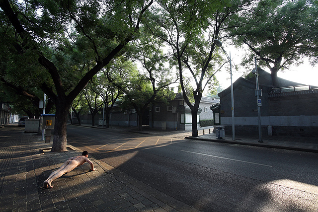 区志航:《那一刻》