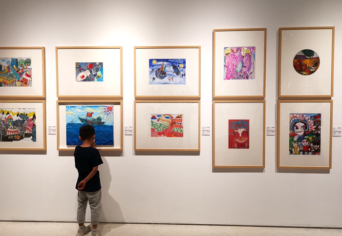 童心描绘"我和我的祖国"——首届全国少儿美术作品展在京开幕