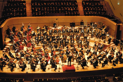 指挥大师夏尔·迪图瓦此次将执棒上海交响乐团。巴黎管弦乐团将在本届音乐节闭幕式上演出。