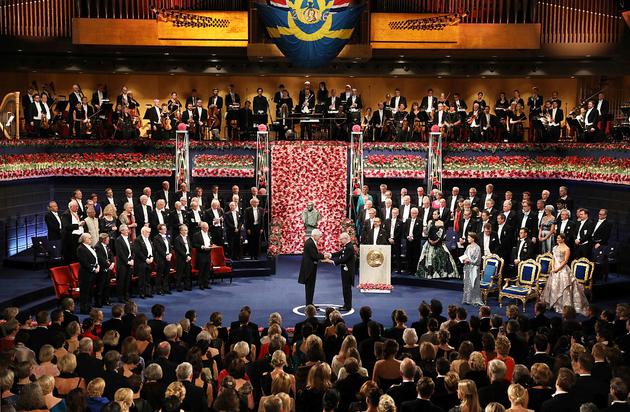 当地时间2016年12月10日，2016年诺贝尔奖颁奖典礼在瑞典斯德哥尔摩举行。