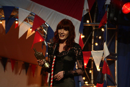Florence + the Machine主唱弗洛伦斯·韦尔奇。