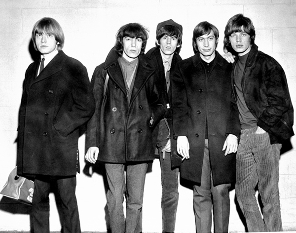 1964年，乐队在美国首次演出时的合照。