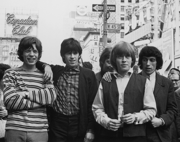 1964年，樂隊作為整體首次出現在紐約，圖為他們在曼哈頓合影。