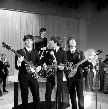 披头士乐队罕见黑白旧照将于3月在英国拍卖