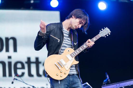 Radiohead吉他手Jonny Greenwood