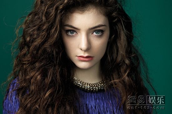 Lorde献声《饥饿游戏3》。