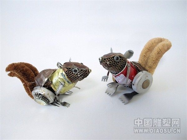 日本艺术家用垃圾制作小动物雕塑 破铜烂铁版