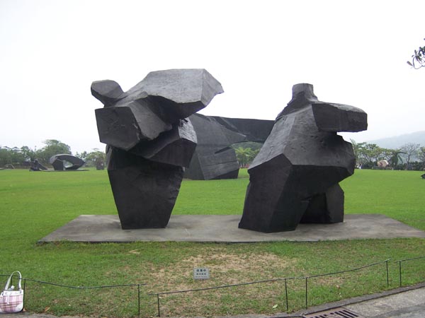 台湾著名雕塑家朱铭在西安美院做学术讲座