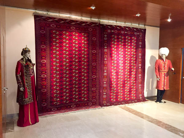土库曼斯坦装饰、实用艺术及博物馆珍品展来到中国