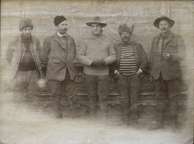 考察队成员（从左至右）：索尔比、克拉克、科布、格兰特、道格拉斯，1908年11月