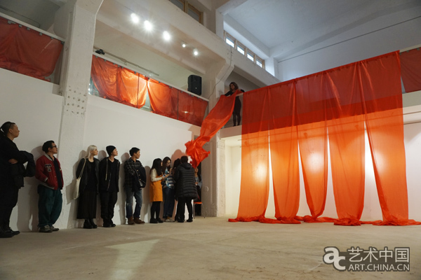  “北京·现场”国际行为艺术节 用行为打破景观社会的壁垒
